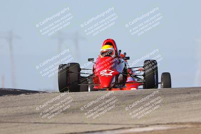 media/Oct-26-2025-CalClub SCCA (Sun) [[8ce1e69566]]/Group 6/Grapevine/